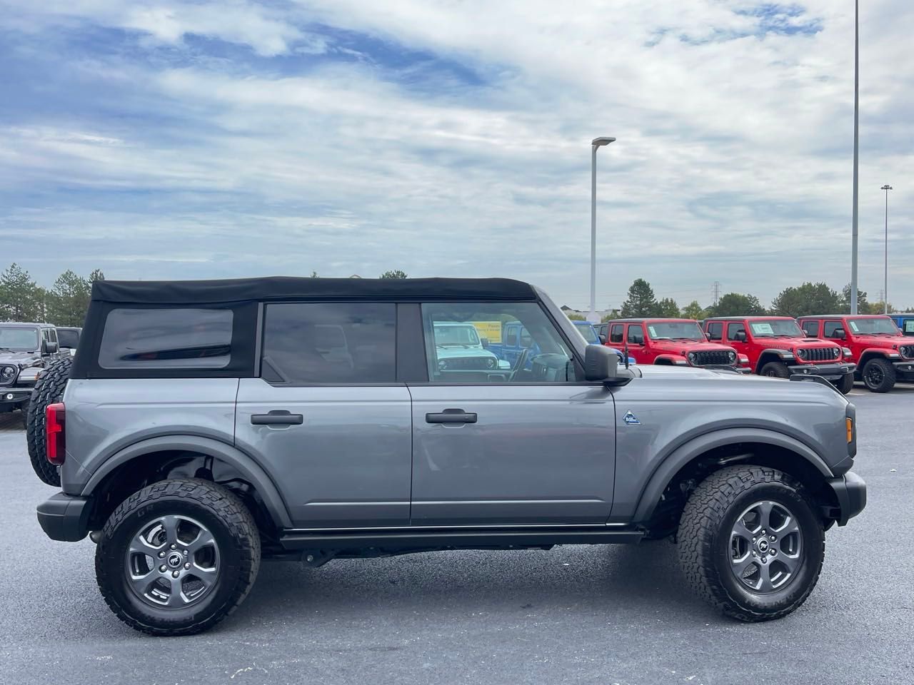 2022 Ford Bronco Black Diamond 2