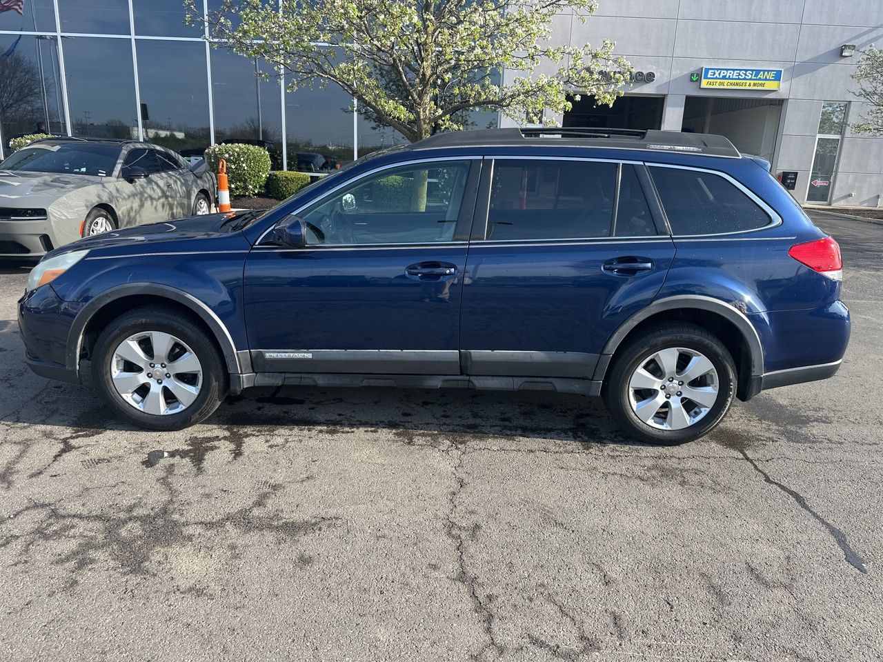 View vehicle photo 7