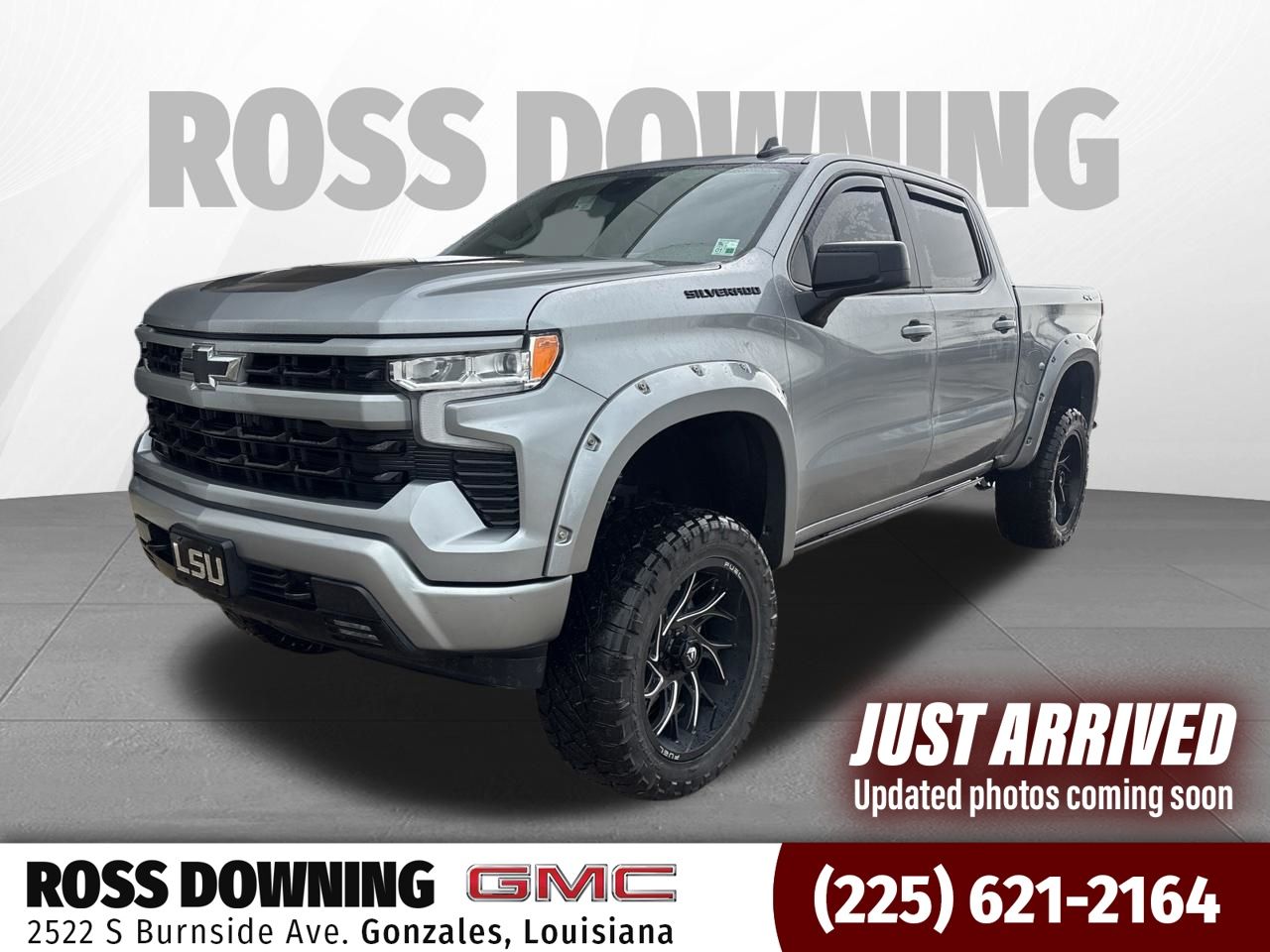 Sterling Gray Metallic 2024 Chevrolet Silverado 1500 Pickup Truck Four-Wheel Drive Automatic