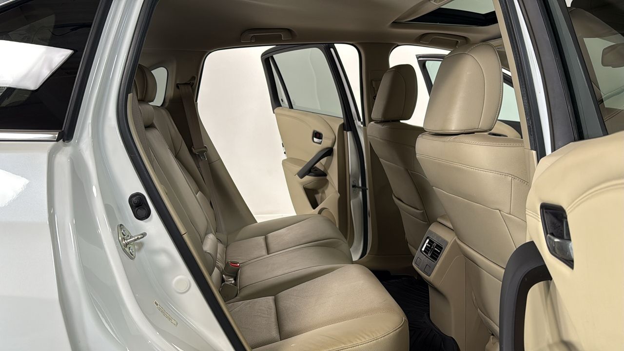 Used 2017  Acura Advance Package image 17