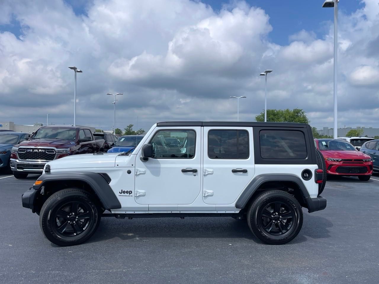 2023 Jeep Wrangler Altitude 6