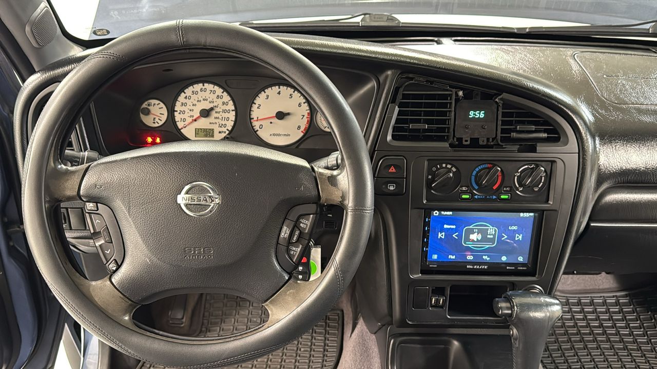Used 2002 Blue Nissan SE image 9