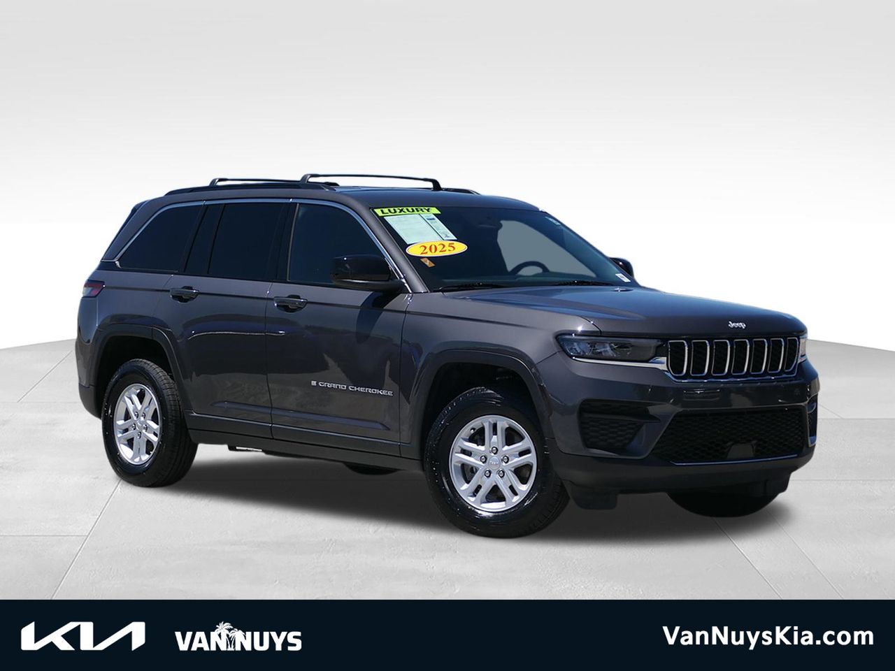Gray Metallic 2025 Jeep Grand Cherokee SUV / Crossover 4X2 8-Speed Automatic