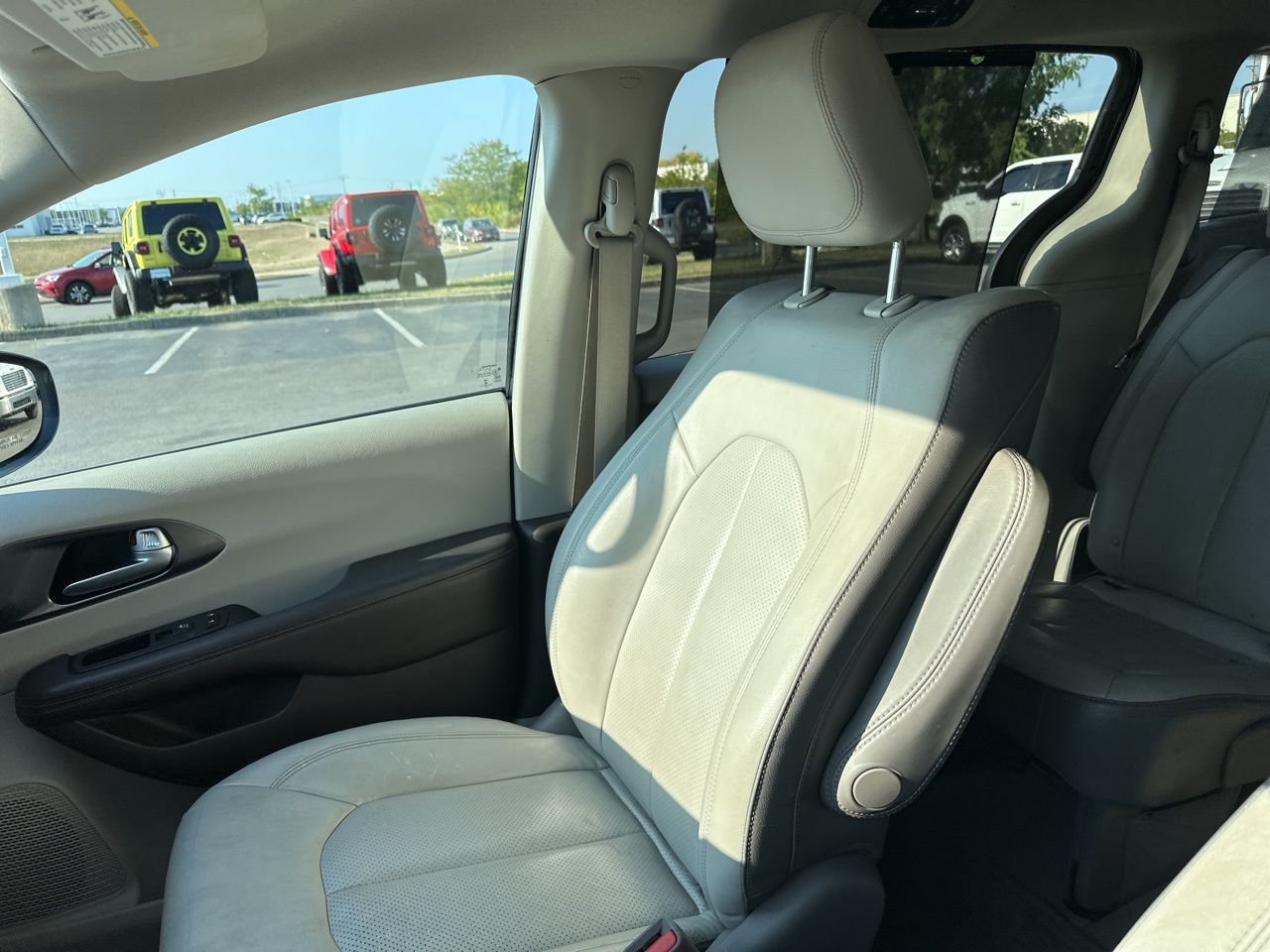 2017 Chrysler Pacifica Touring L Plus 12