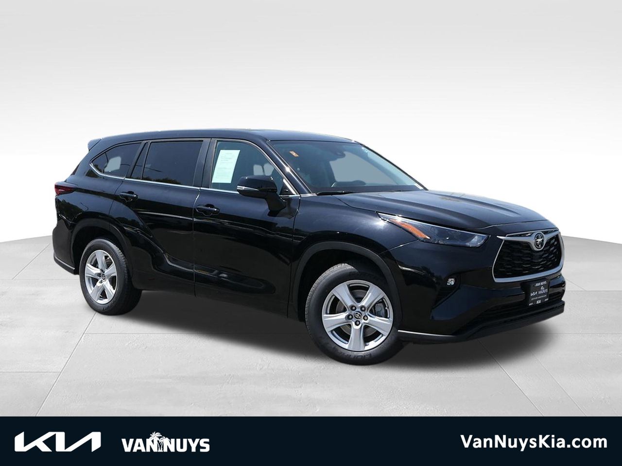 Midnight Black Metallic 2024 Toyota Highlander SUV / Crossover Front-Wheel Drive 8-Speed Automatic