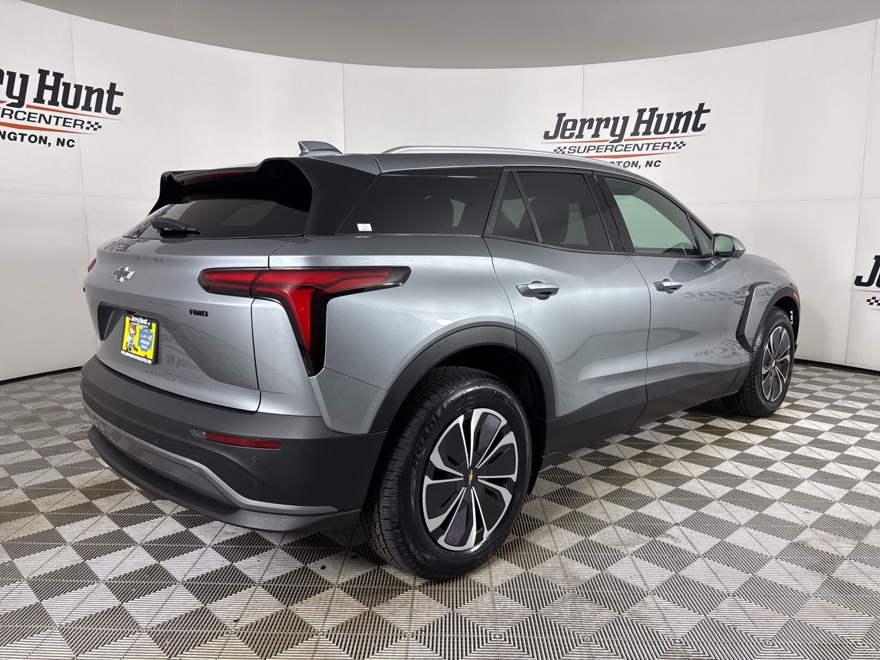 View vehicle photo 4