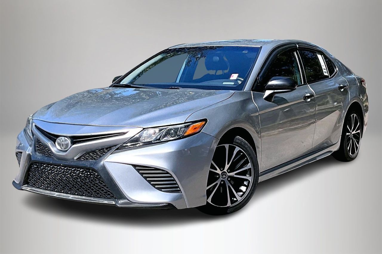 2020 Toyota Camry SE FWD