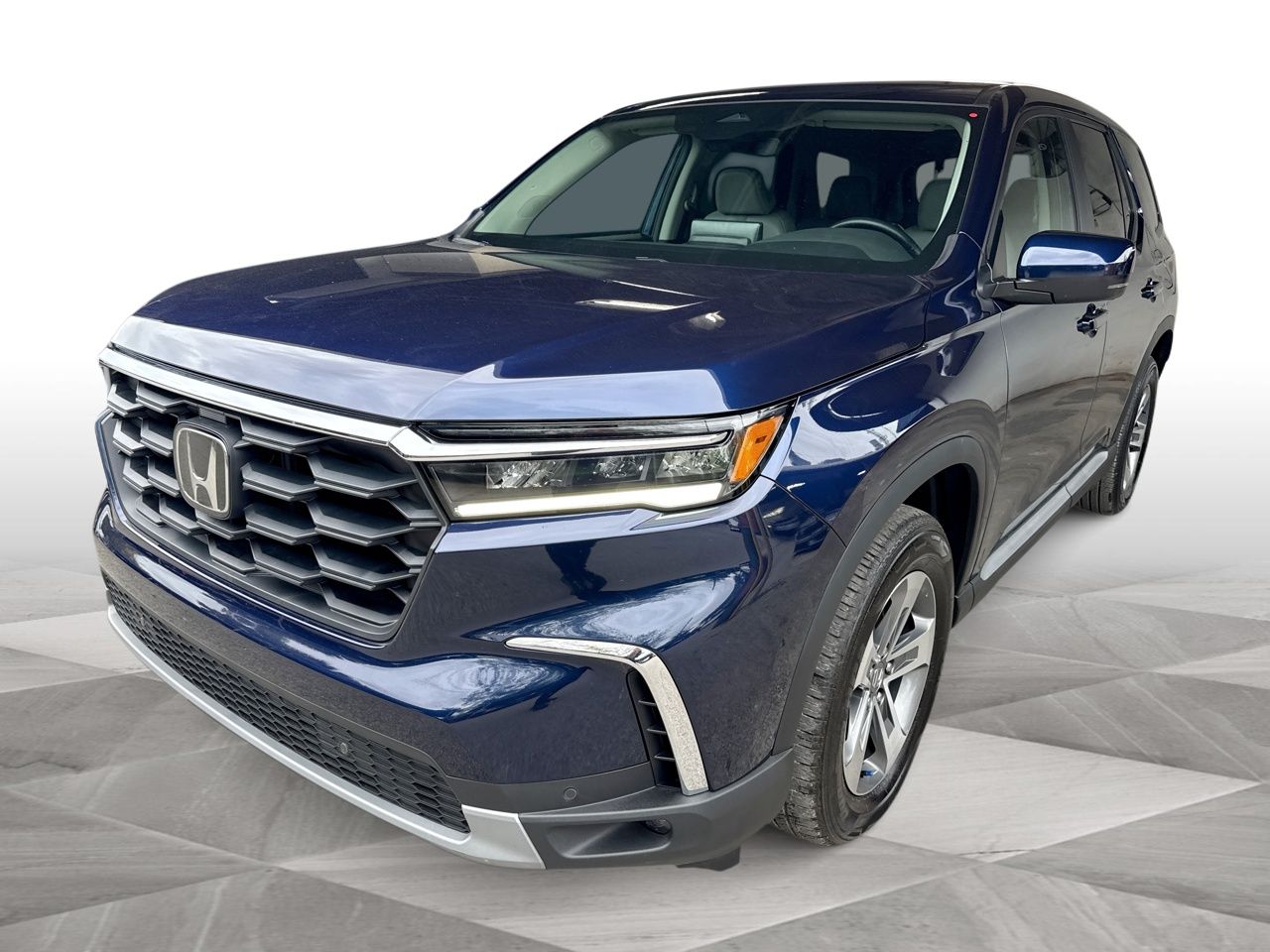 2024 Honda Pilot EX-L FWD with Captains Chairs