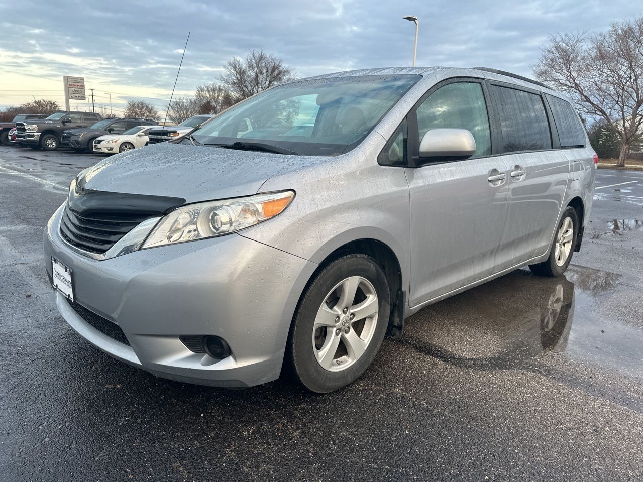 2012 Toyota Sienna LE 3