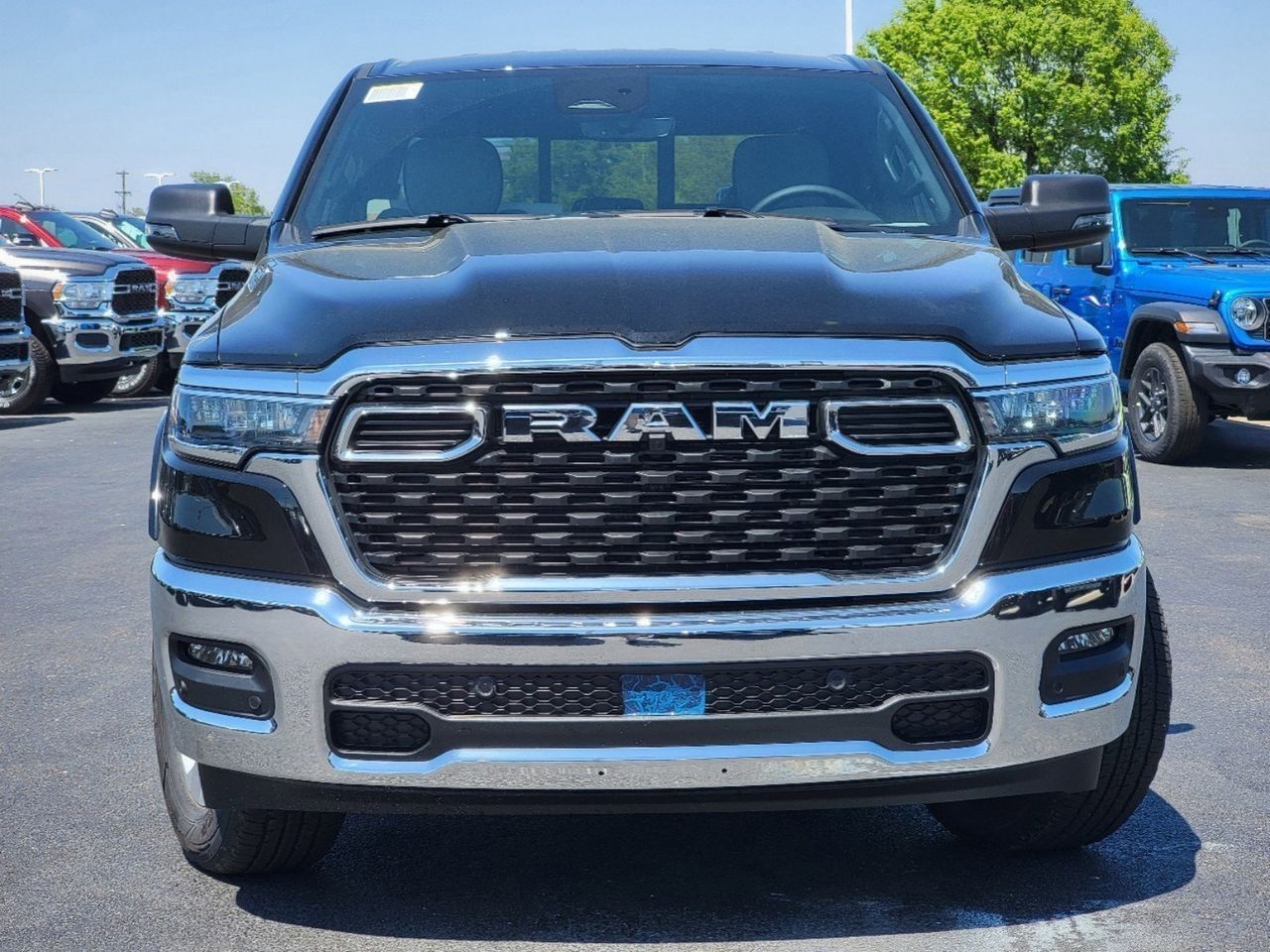 2025 Ram 1500 Big Horn/Lone Star 2