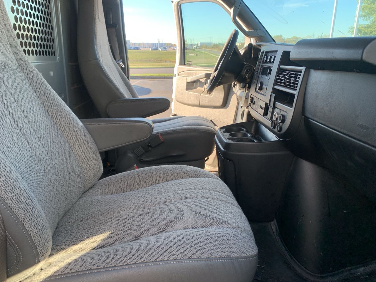 2019 GMC Savana 2500 Work Van 13