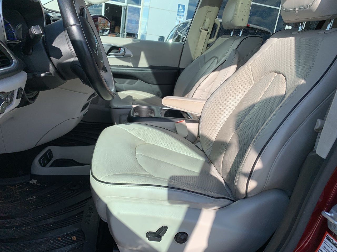 2018 Chrysler Pacifica Hybrid Limited 10