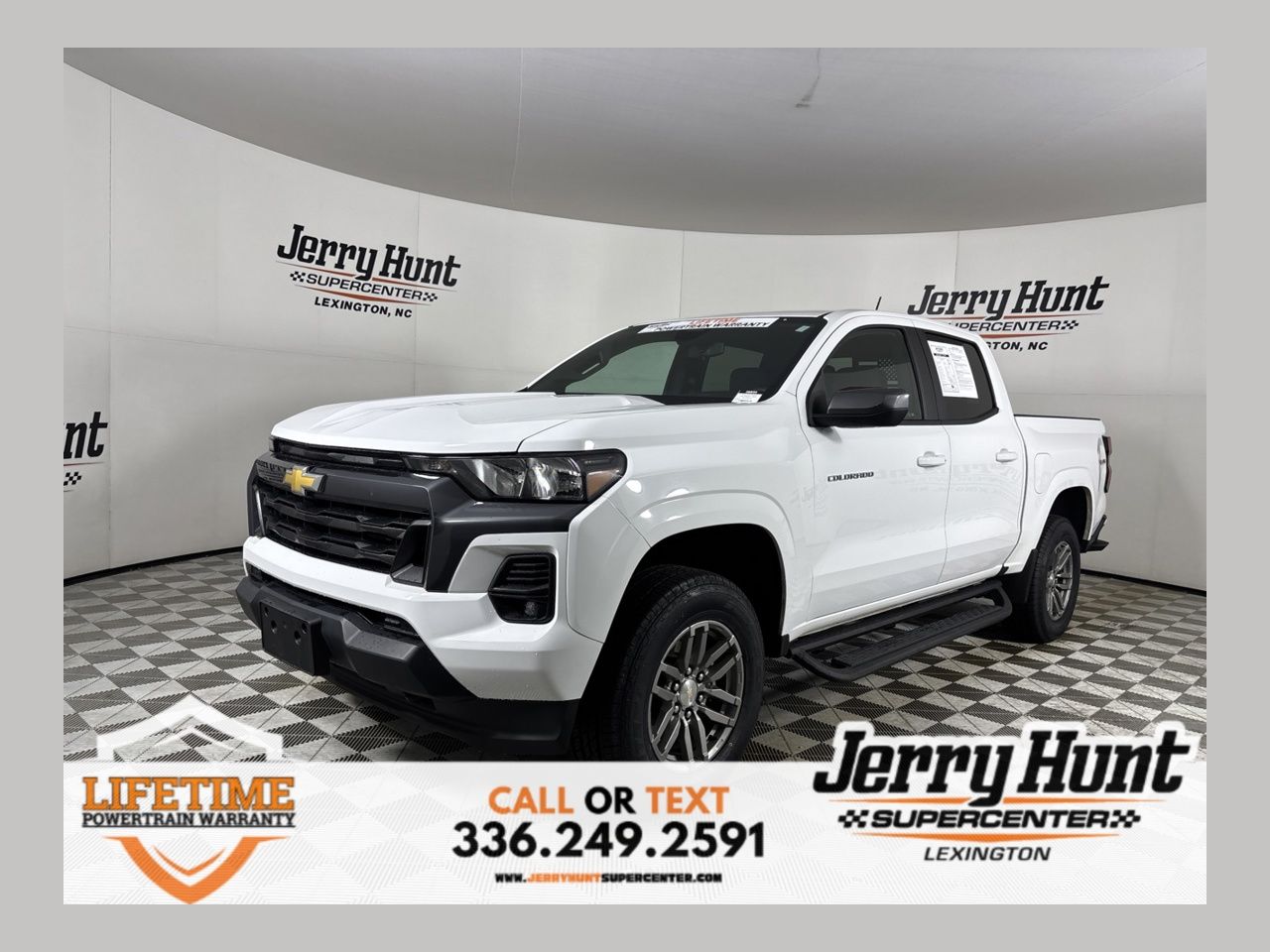 Summit White 2024 Chevrolet Colorado Pickup Truck Four-Wheel Drive 8-Speed Automatic