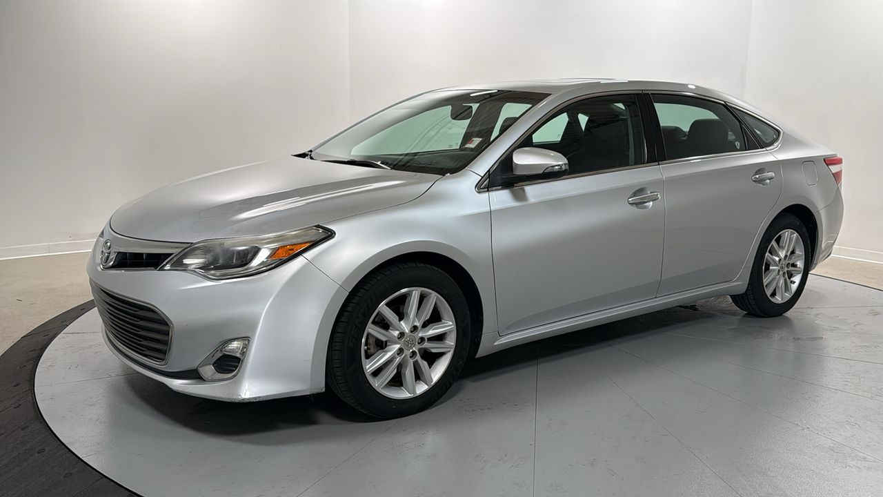 Classic Silver Metallic 2013 Toyota Avalon Sedan Front-Wheel Drive 6-Speed Automatic