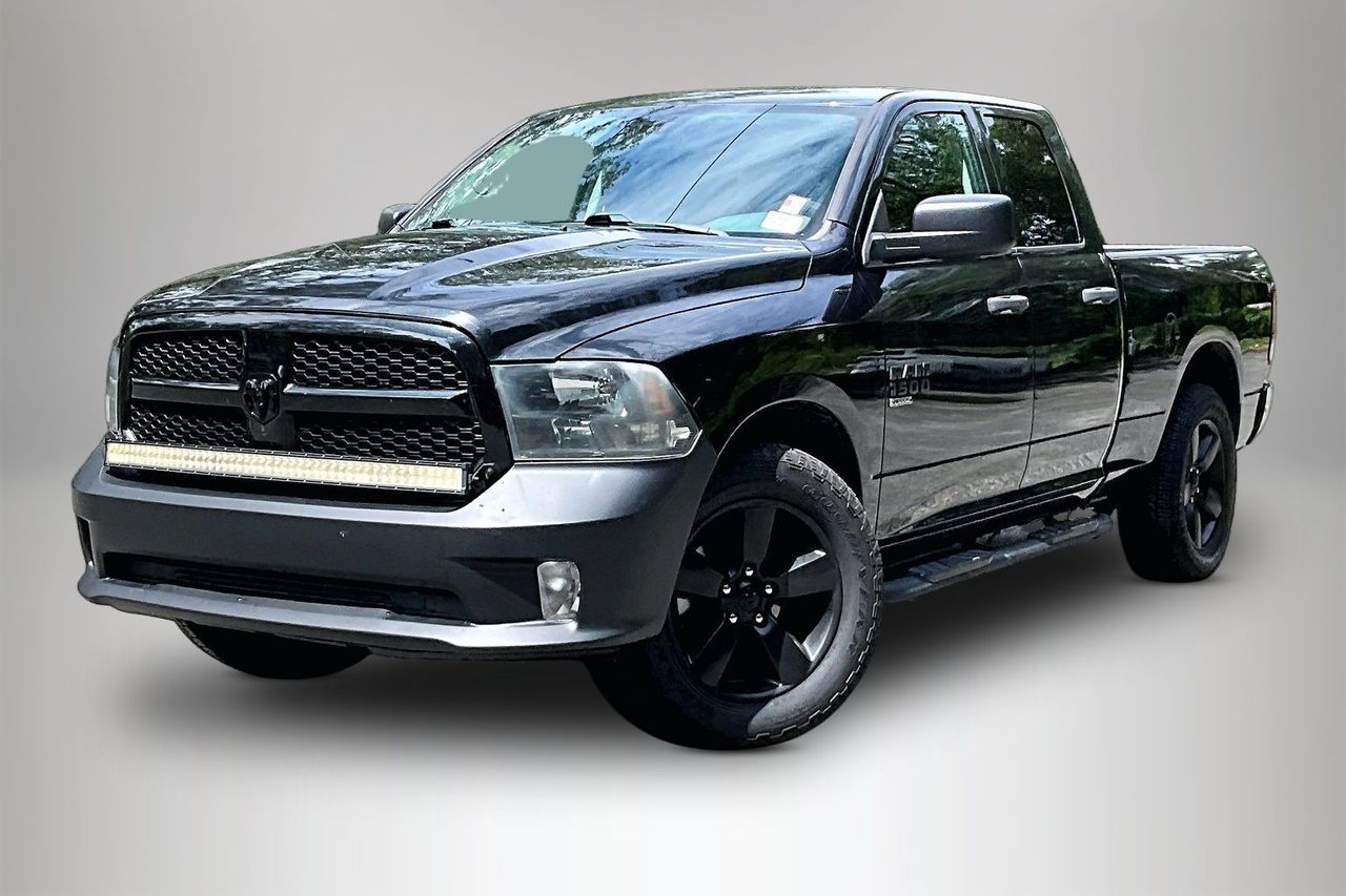 Brilliant Black Crystal Pearlcoat 2019 RAM 1500 Pickup Truck Four-Wheel Drive 8-Speed Automatic