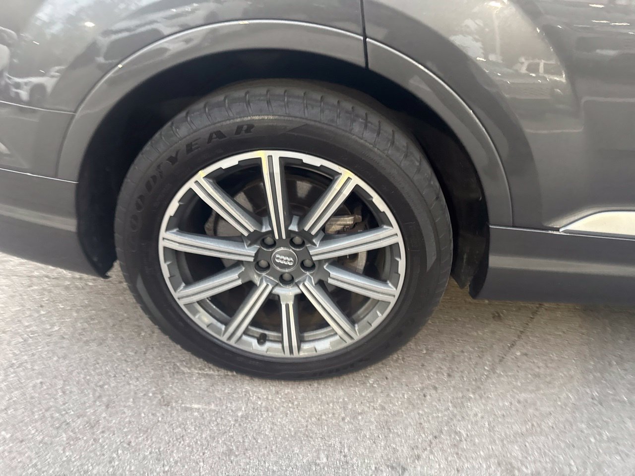 Used 2019 Gray Audi 55 SE Premium Plus image 10