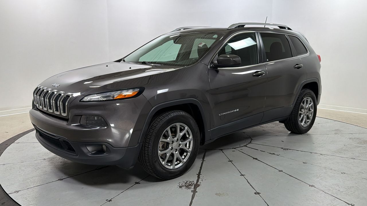 Gray (Granite Crystal Metallic Clearcoat) 2018 Jeep Cherokee Latitude Plus FWD SUV / Crossover Front-Wheel Drive 9-Speed Automatic