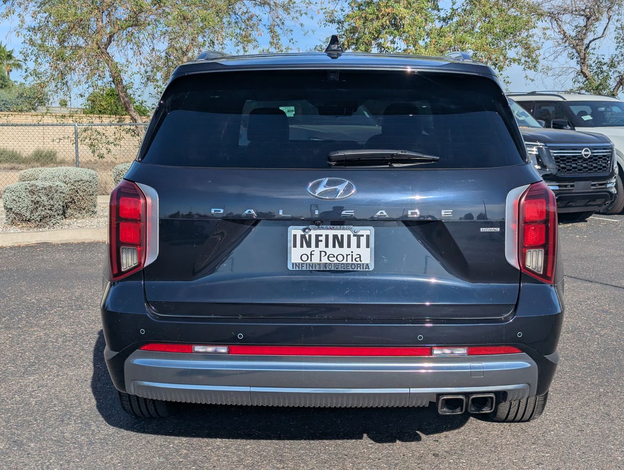 View vehicle photo 7