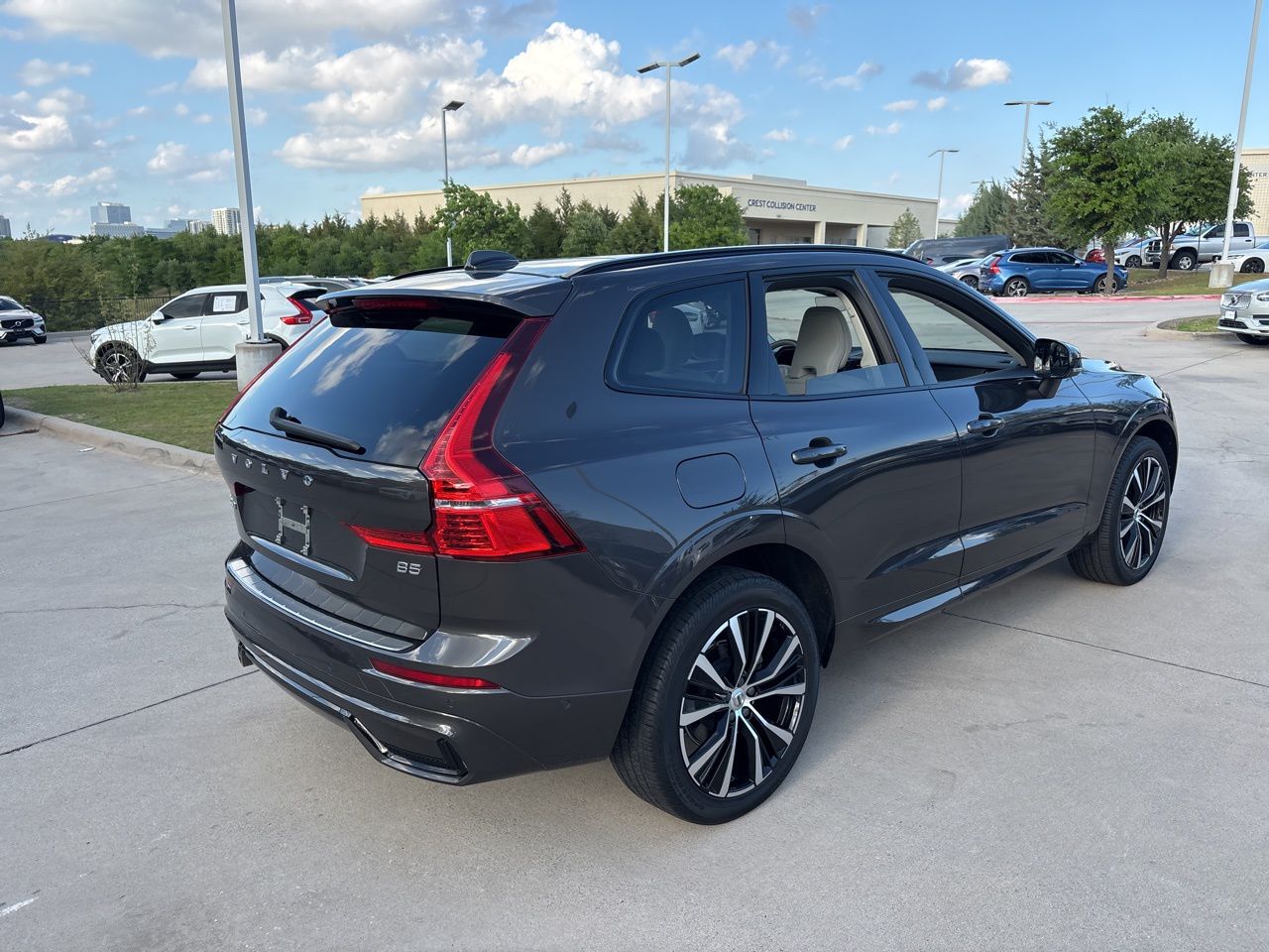 View vehicle photo 5