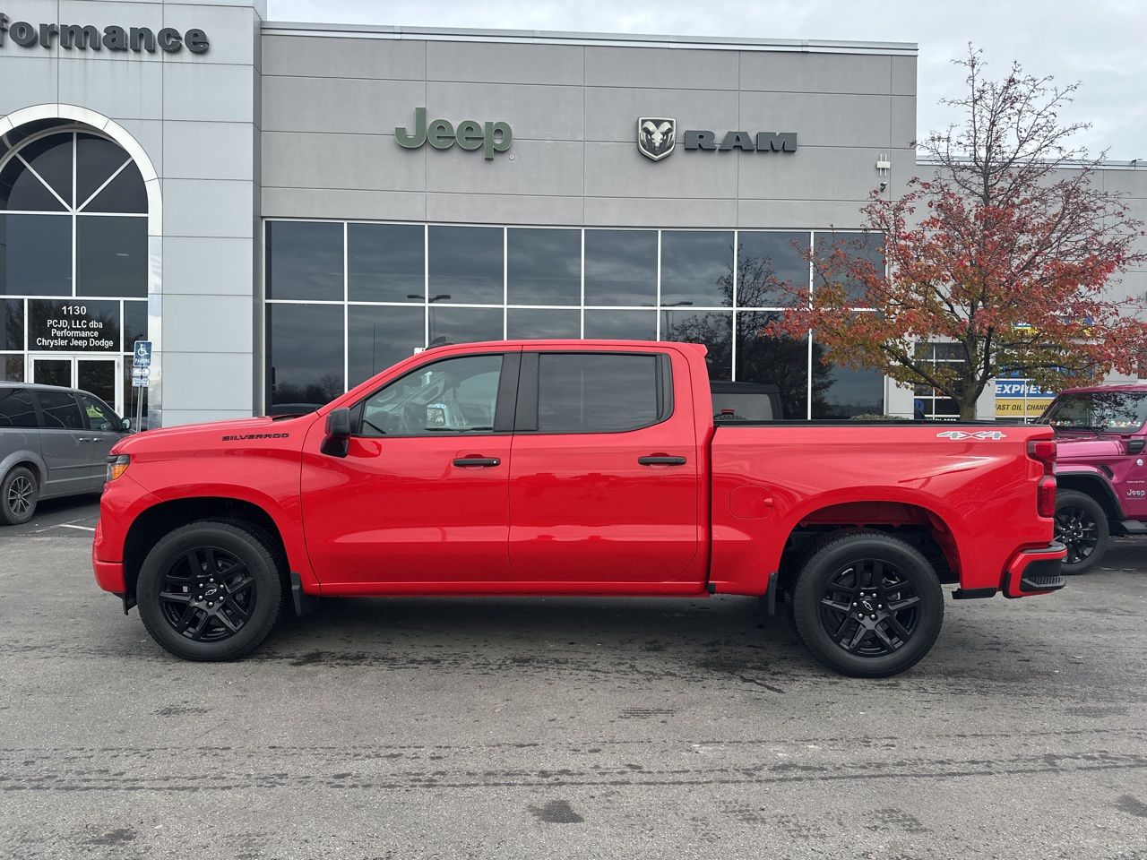 2023 Chevrolet Silverado 1500 Custom 4