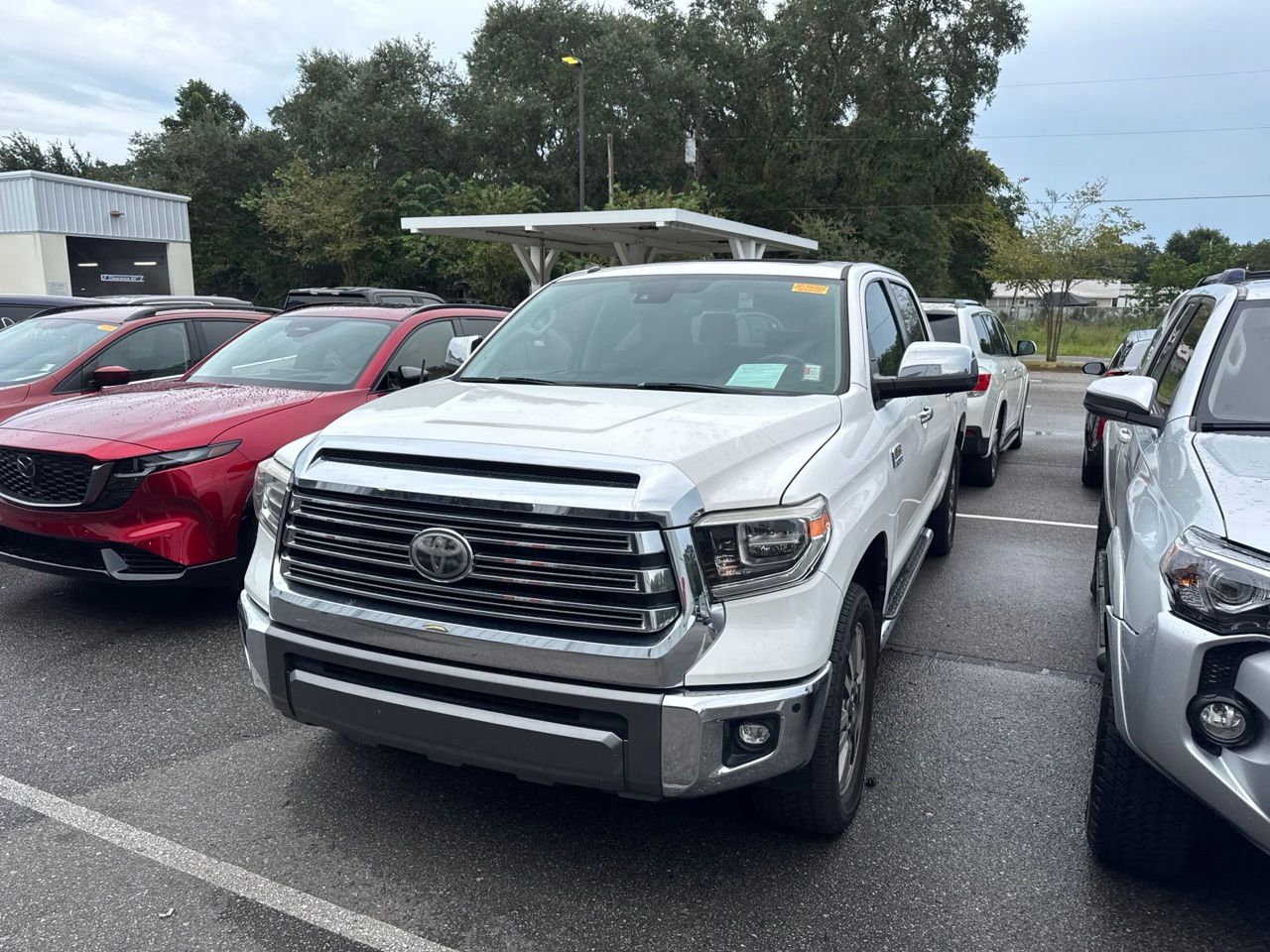 Super White 2018 Toyota Tundra Pickup Truck Four-Wheel Drive 6-Speed Automatic Overdrive