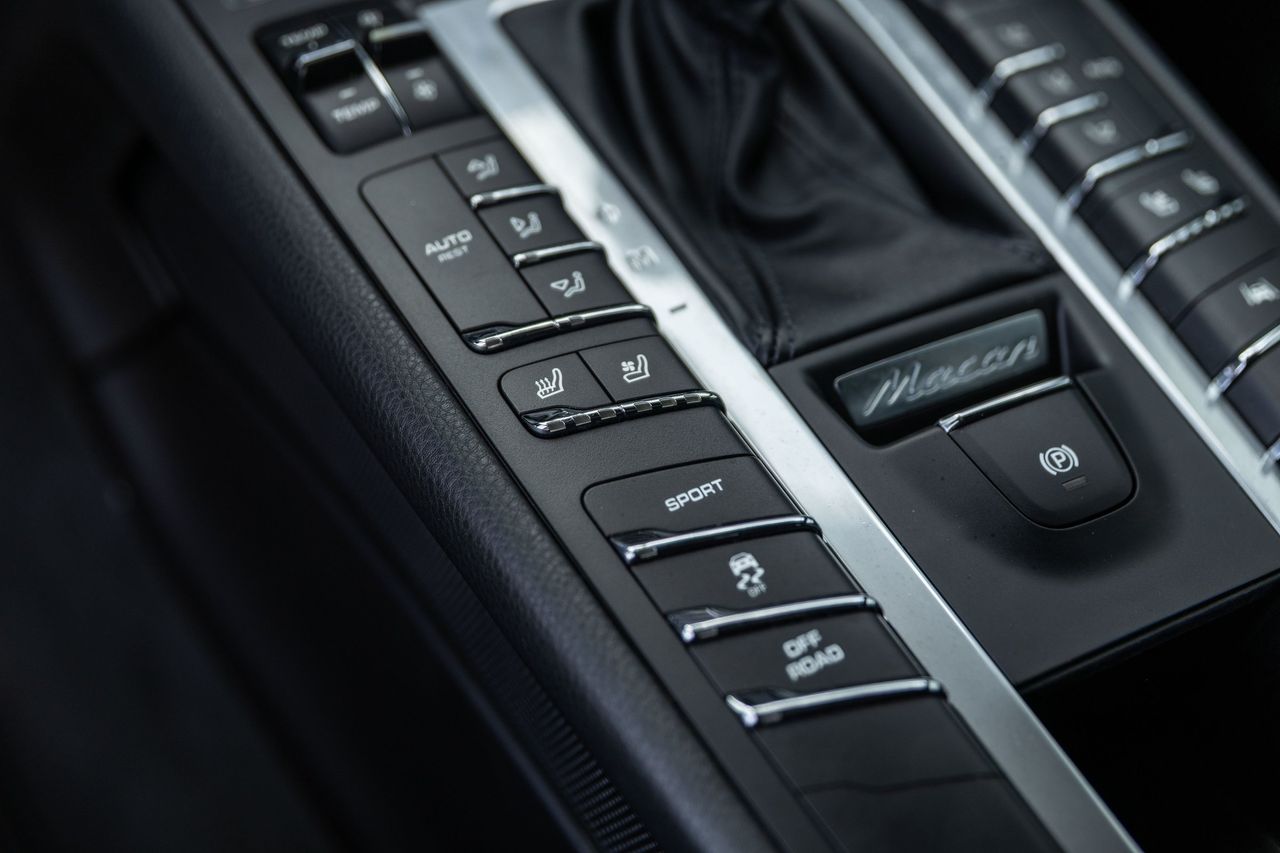 Used Car 2021 Porsche Macan  Base For Sale Under $35,000 In Austin, Texas