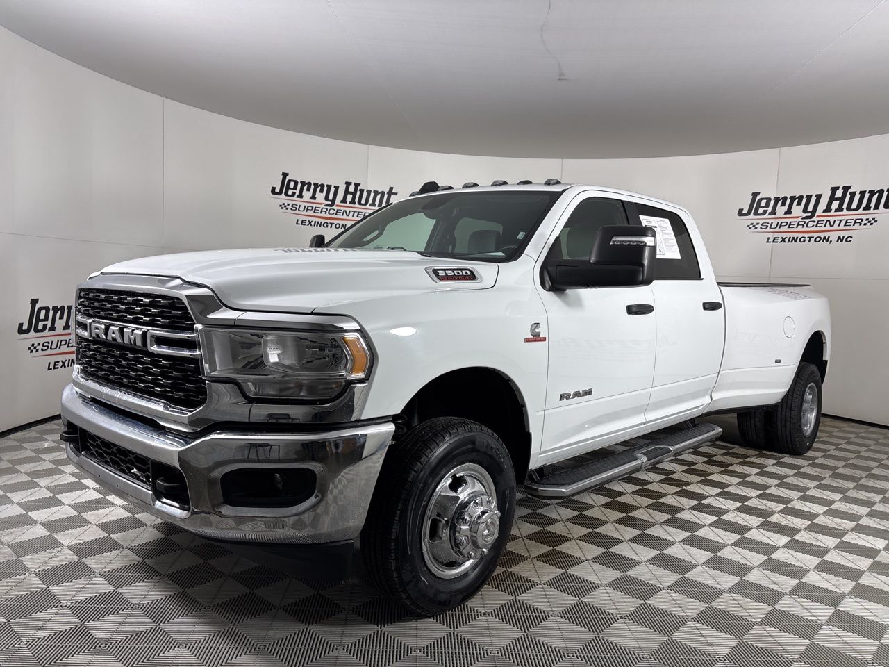 2024 RAM 3500 Big Horn Crew Cab LB DRW 4WD