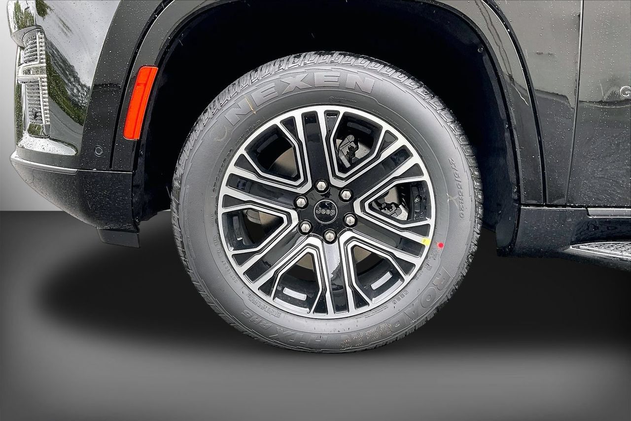 New 2026 Black Jeep  image 34