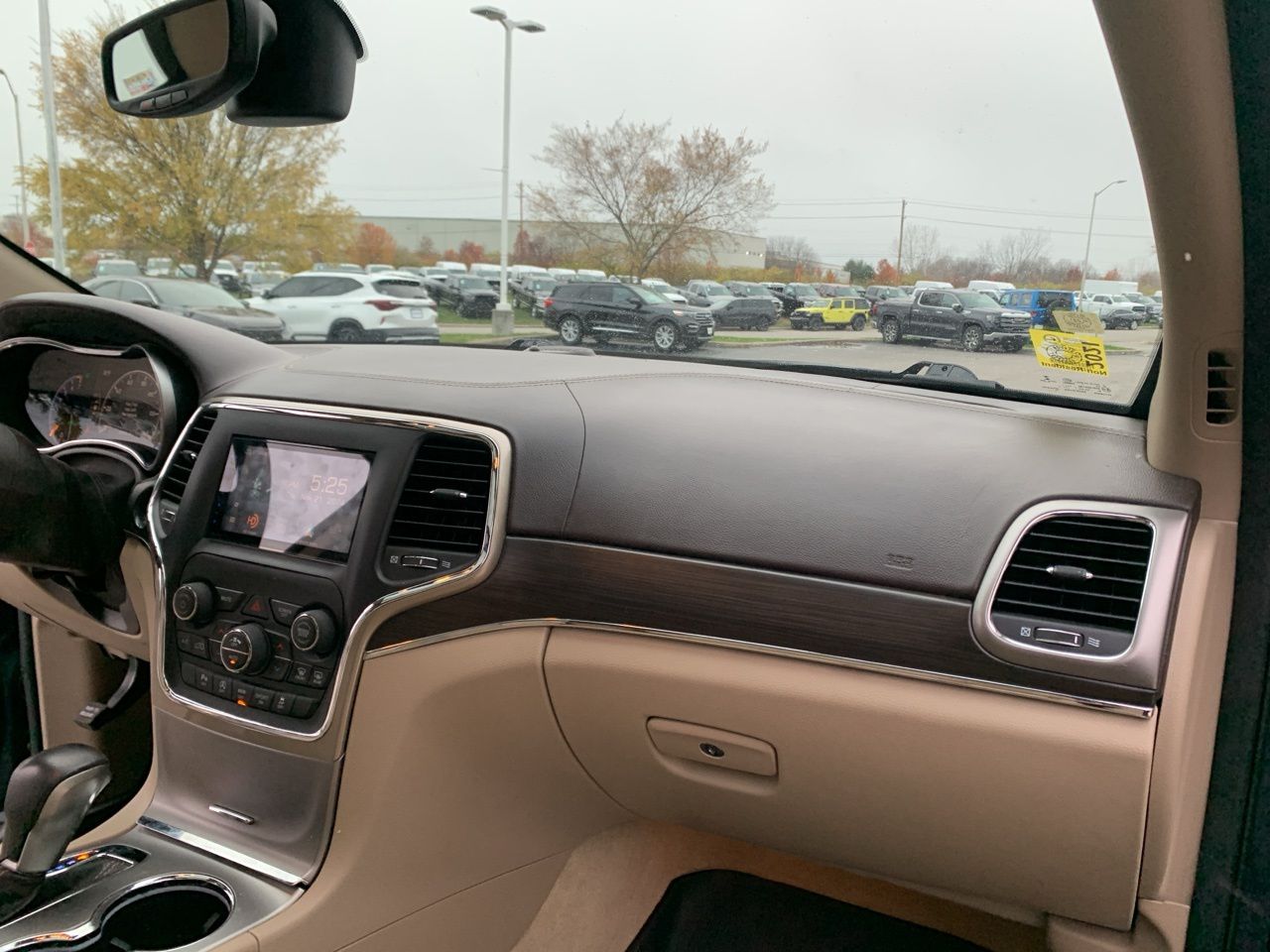 2018 Jeep Grand Cherokee Overland 15