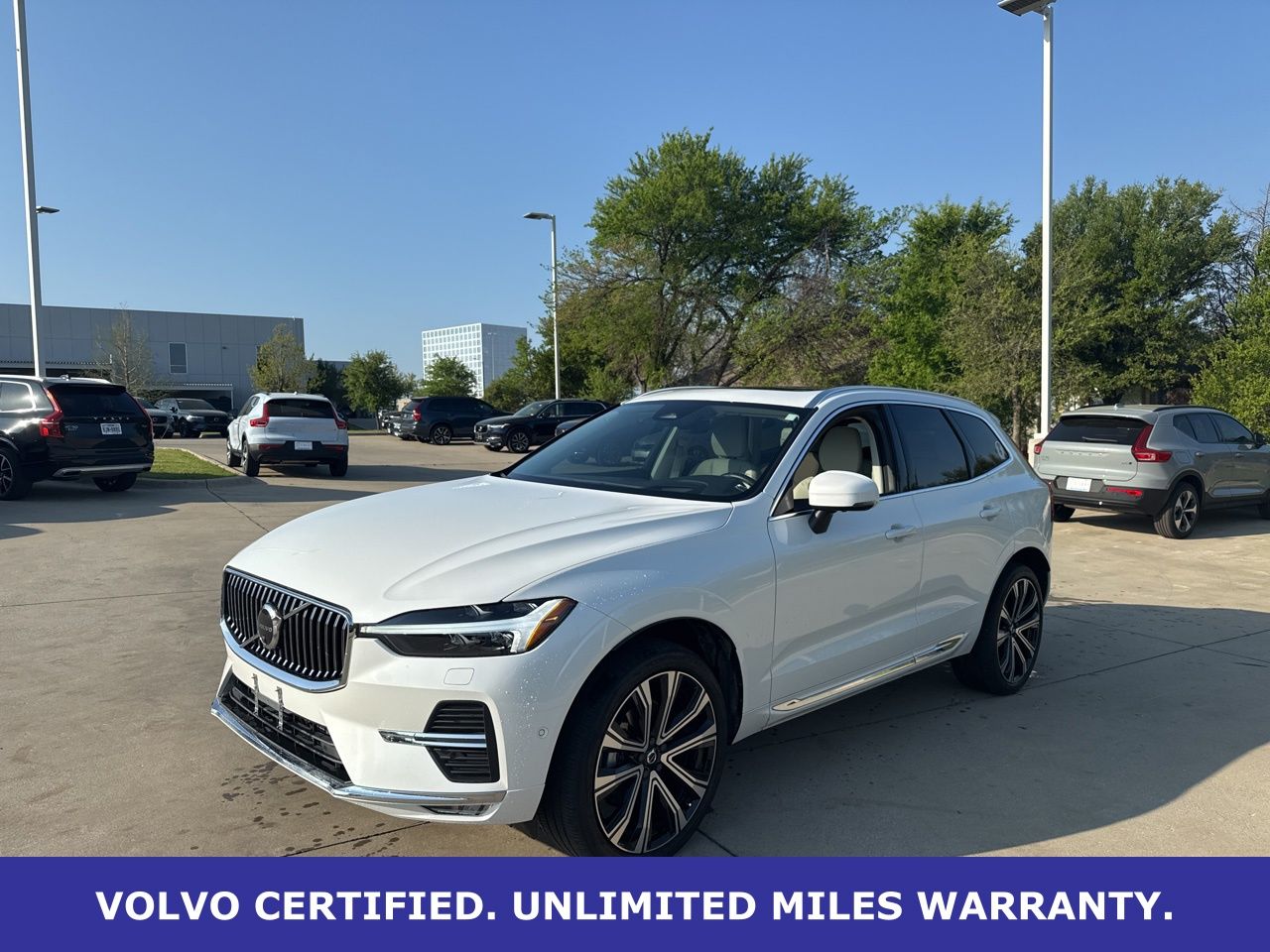 2023 Volvo XC60 B5 Ultimate Bright Theme AWD