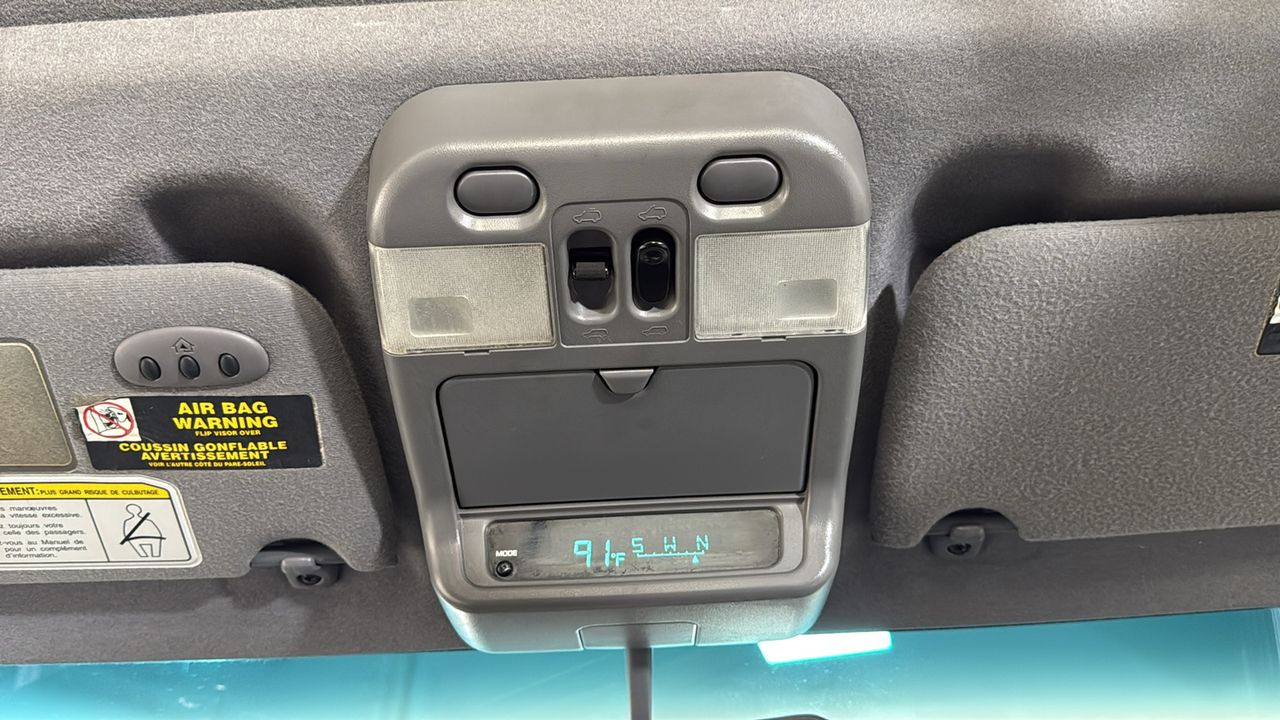 Used 2002 Blue Nissan SE image 11