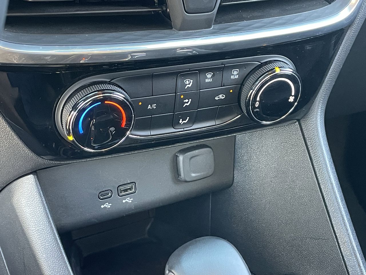 used 2024 Buick Encore GX car, priced at $20,965