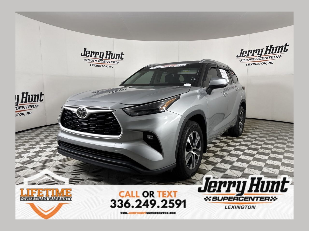 Celestial Silver Metallic 2024 Toyota Highlander SUV / Crossover All-Wheel Drive 8-Speed Automatic