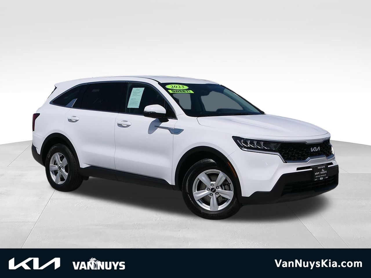 White Pearl 2023 Kia Sorento SUV / Crossover Front-Wheel Drive 8-Speed Automatic