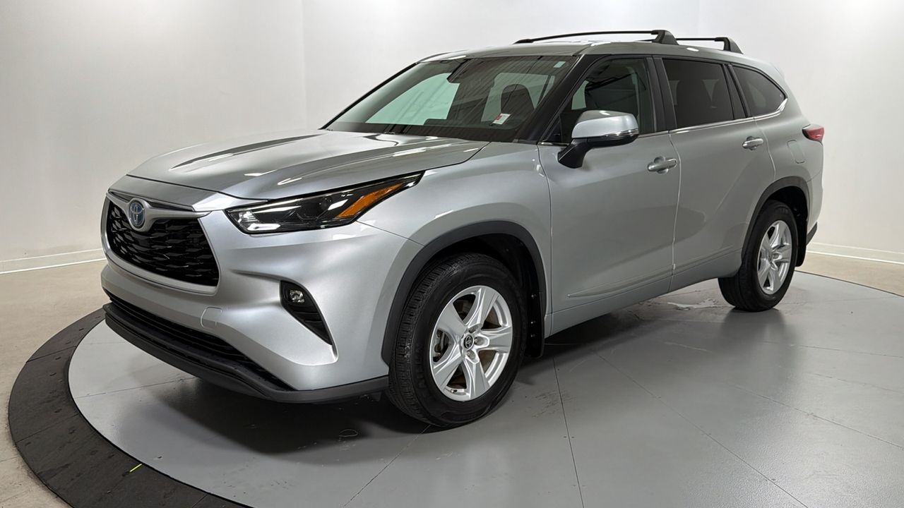 Celestial Silver Metallic 2023 Toyota Highlander Hybrid SUV / Crossover Front-Wheel Drive Continuously Variable Transmission