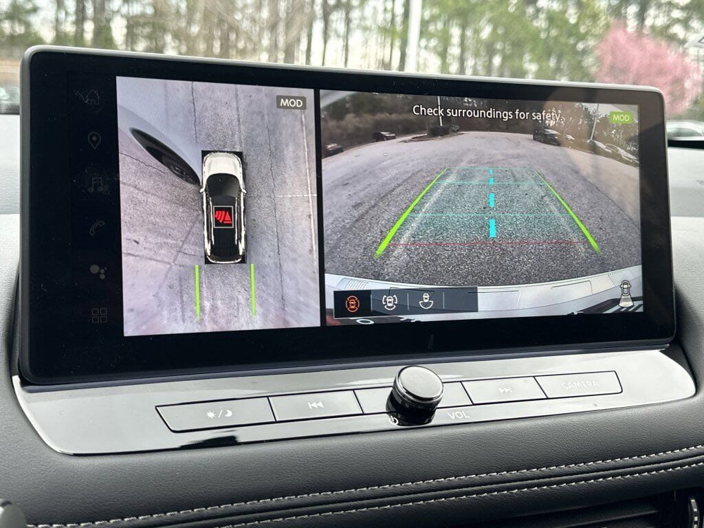 View vehicle photo 5