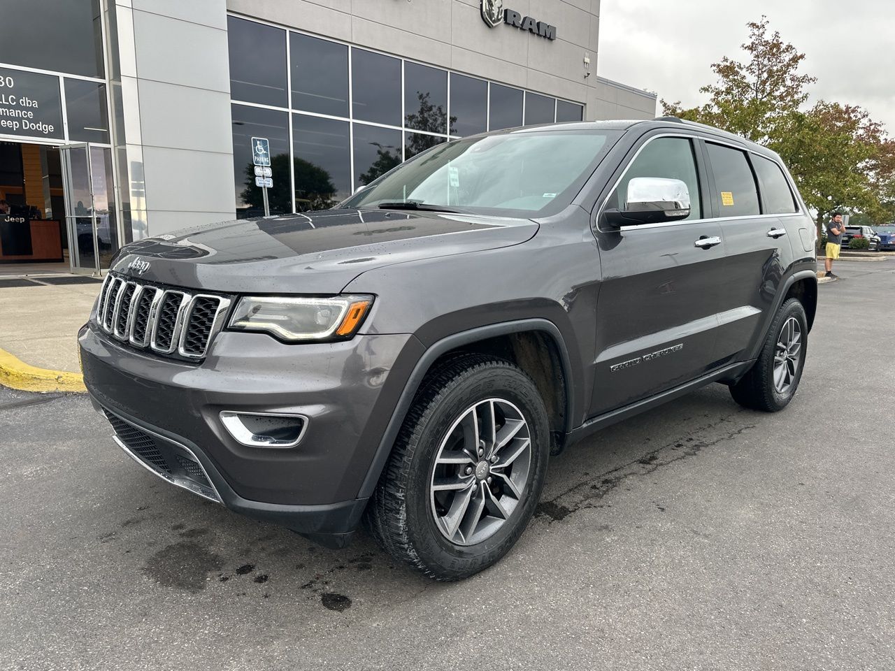 2017 Jeep Grand Cherokee Limited 3