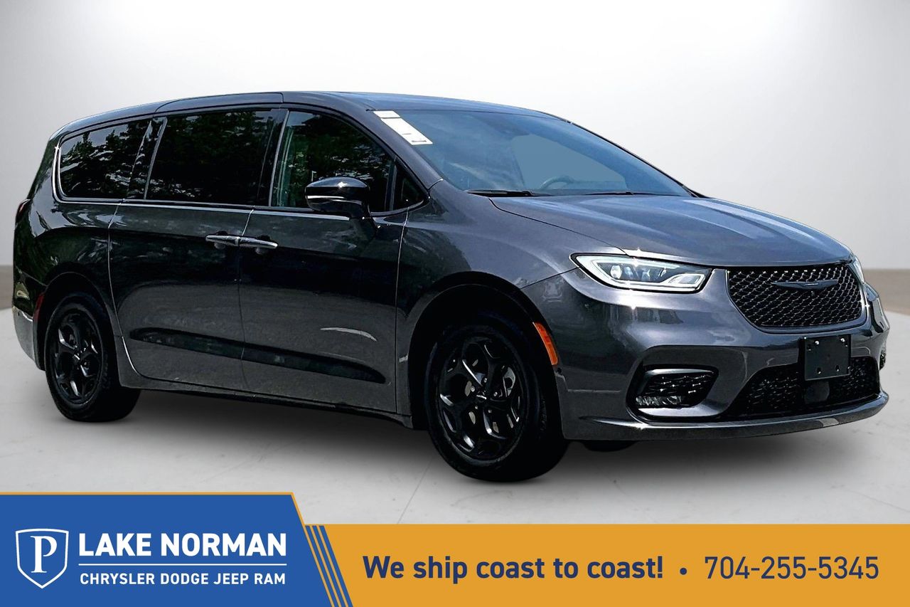Gray (Granite Crystal Metallic Clearcoat) 2023 Chrysler Pacifica Hybrid Minivan Front-Wheel Drive Continuously Variable Transmission