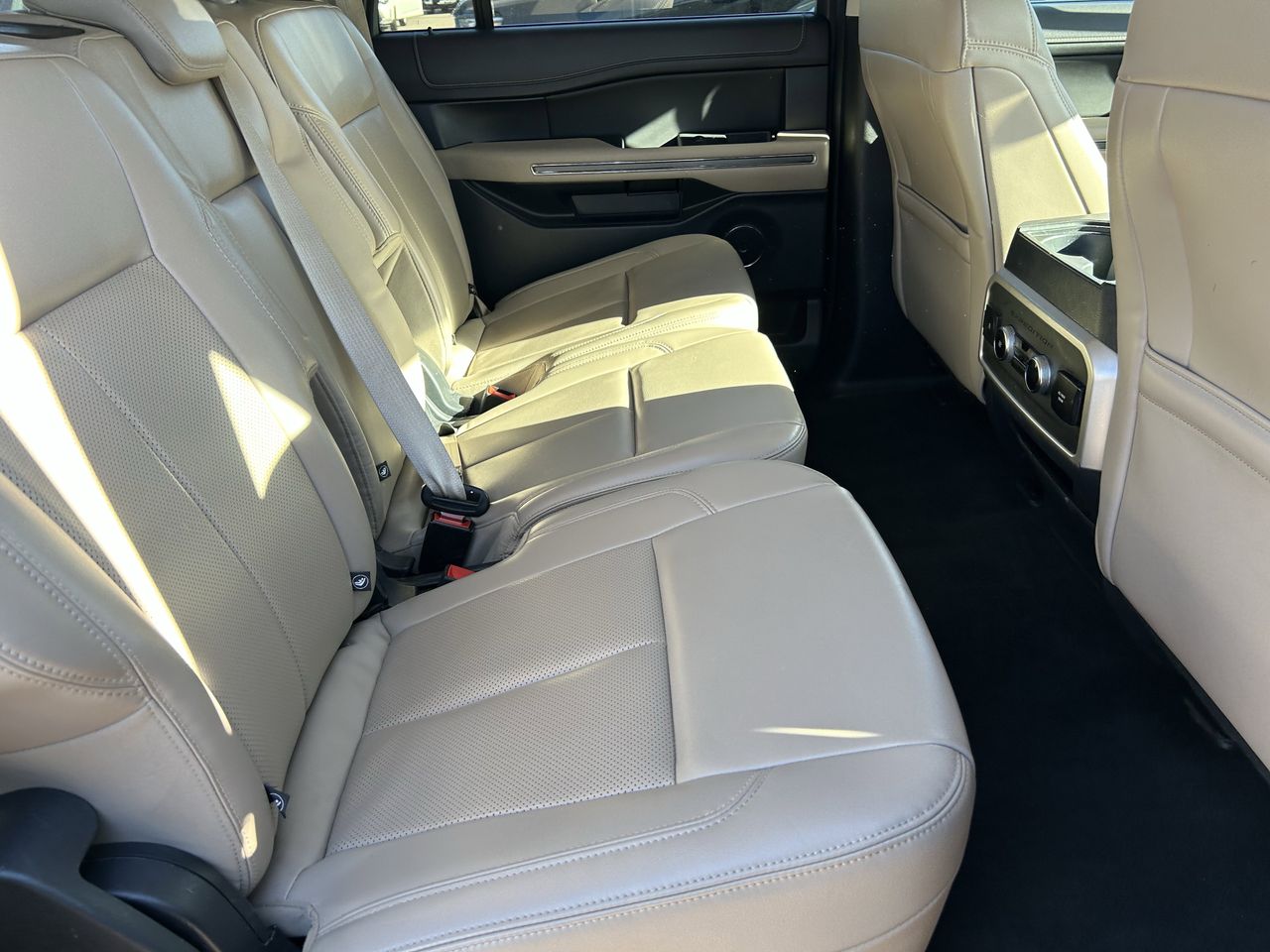 used 2024 Ford Expedition Max car, priced at $30,600