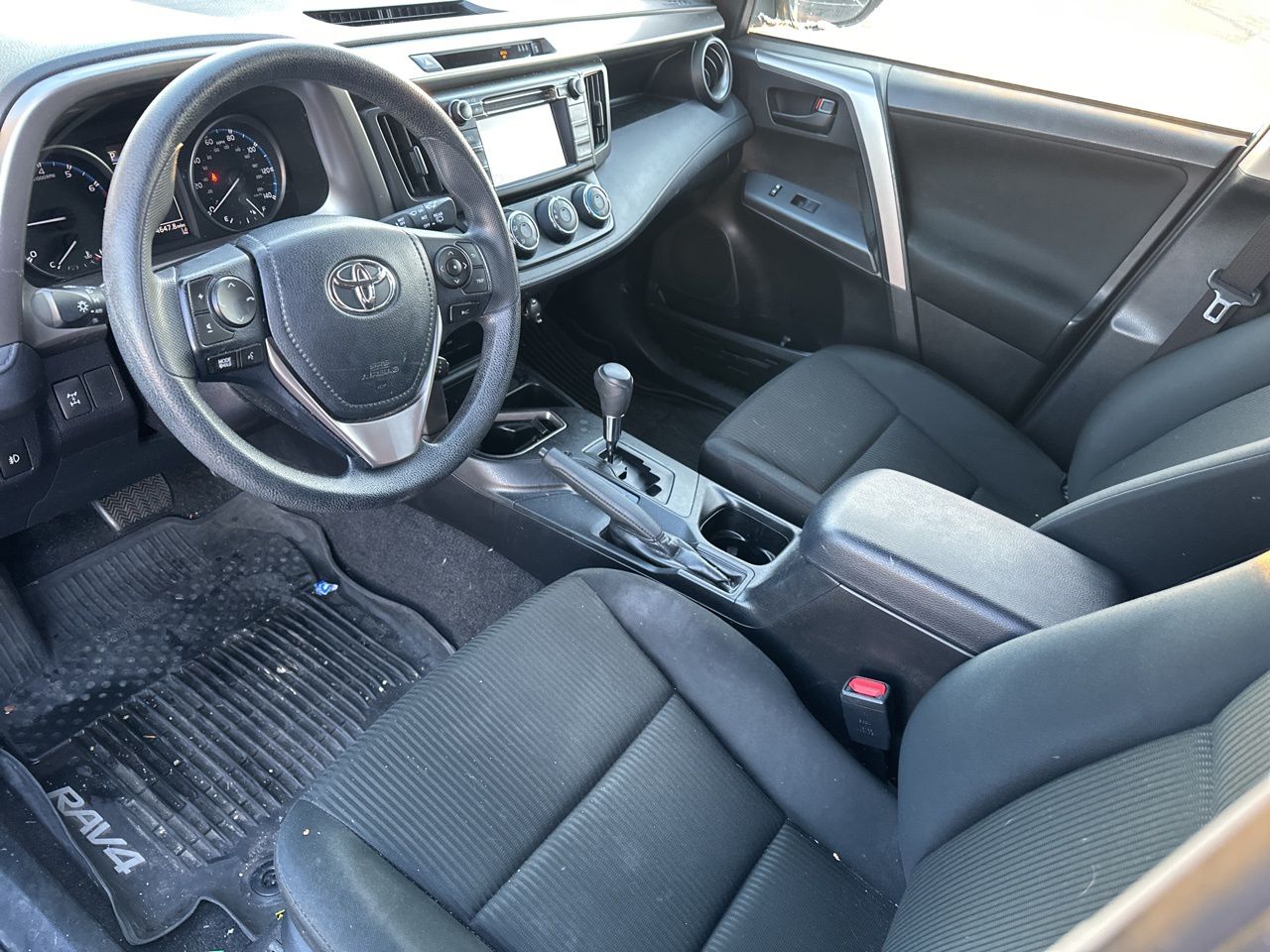 2017 Toyota RAV4 LE 7