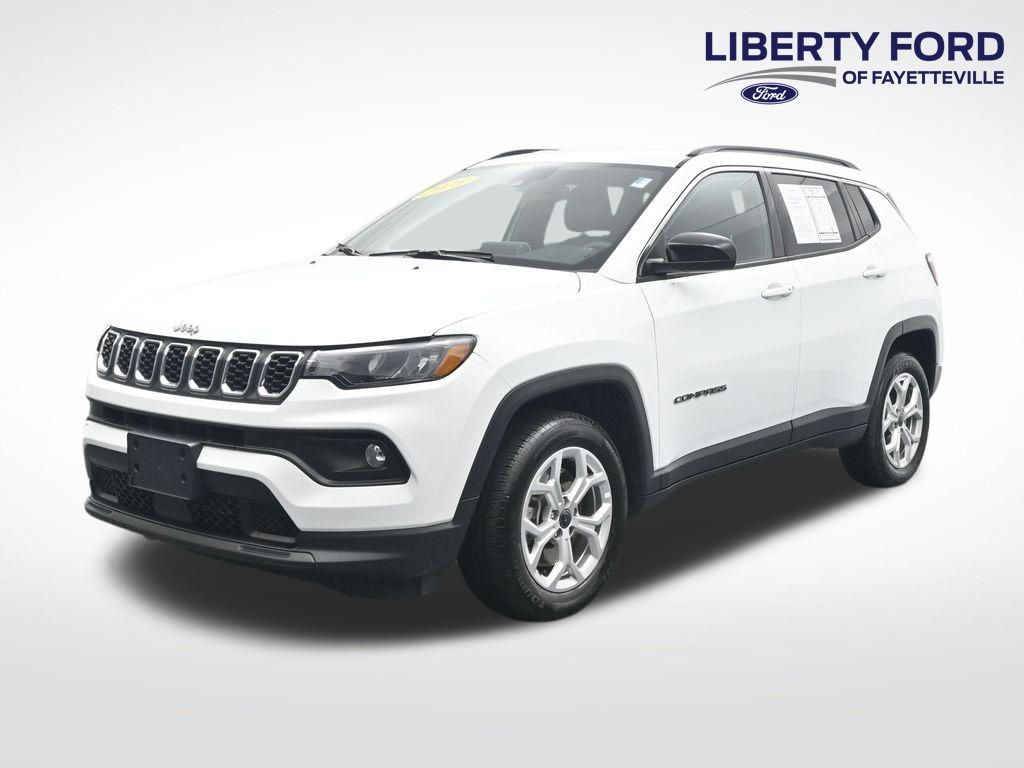 Bright White Clearcoat 2025 Jeep Compass Latitude 4WD SUV / Crossover Four-Wheel Drive 8-Speed Automatic
