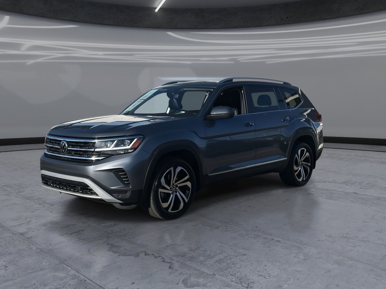 View vehicle photo 3