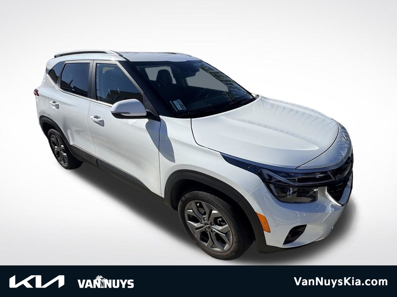 2024 Kia Seltos Blanco (Snow White Pearl) SUV/Crossover Tracción en las cuatro ruedas Transmisión variable continua