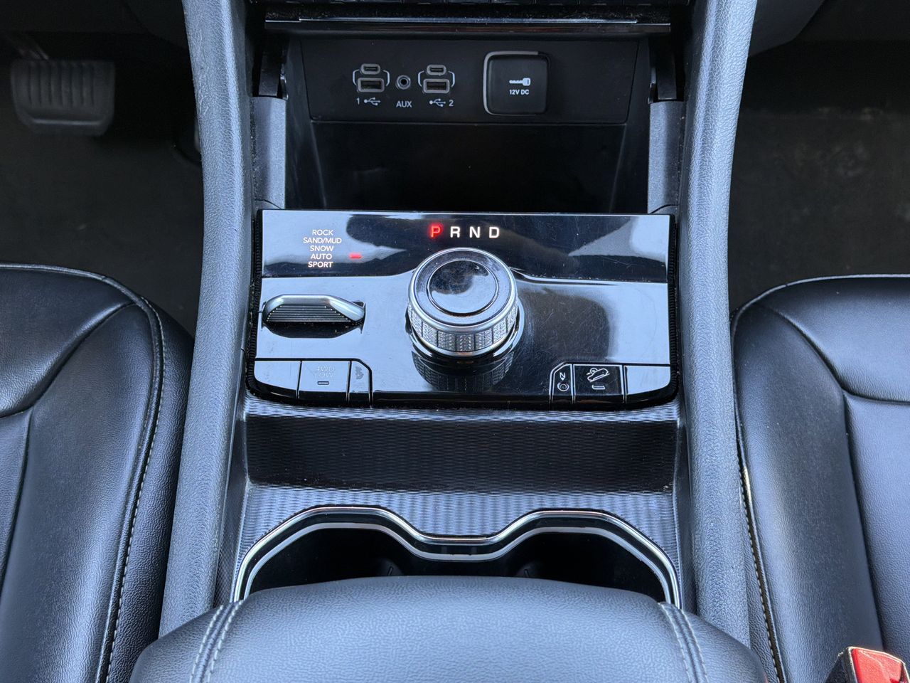 View vehicle photo 4