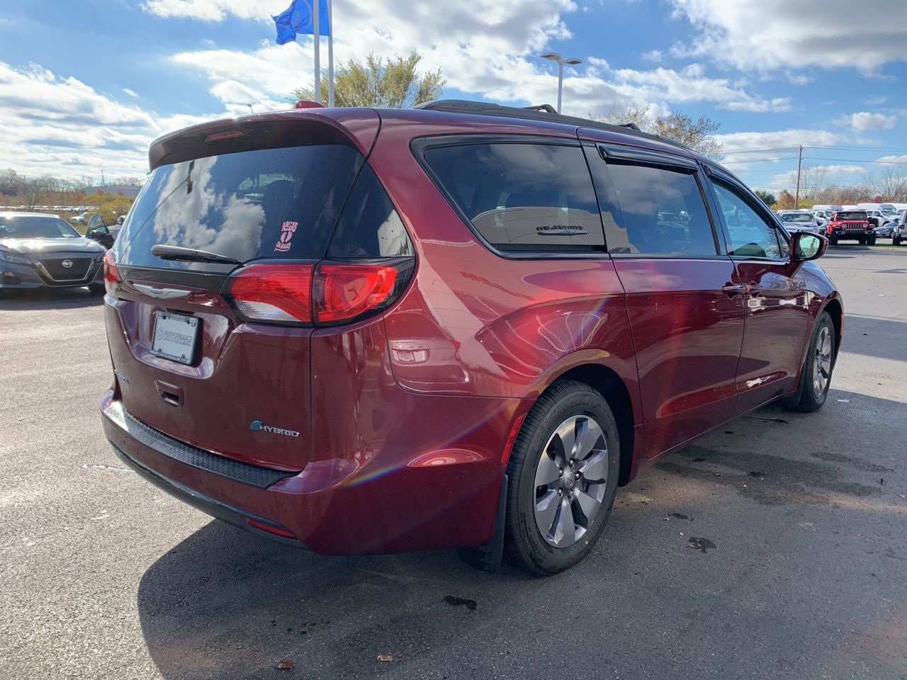 2018 Chrysler Pacifica Hybrid Limited 3