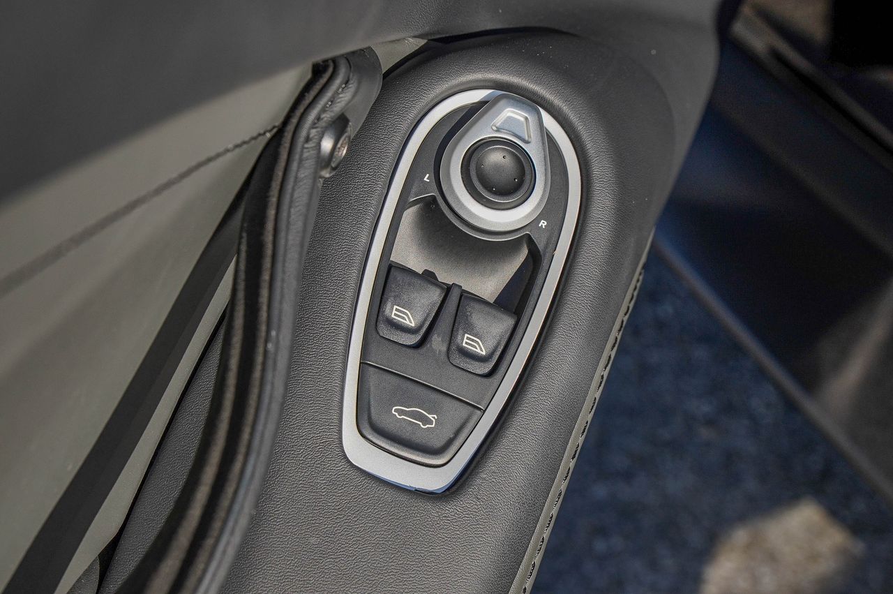 Used Car 2022 Aston Martin Vantage  For Sale Under $140,000 In Austin, Texas