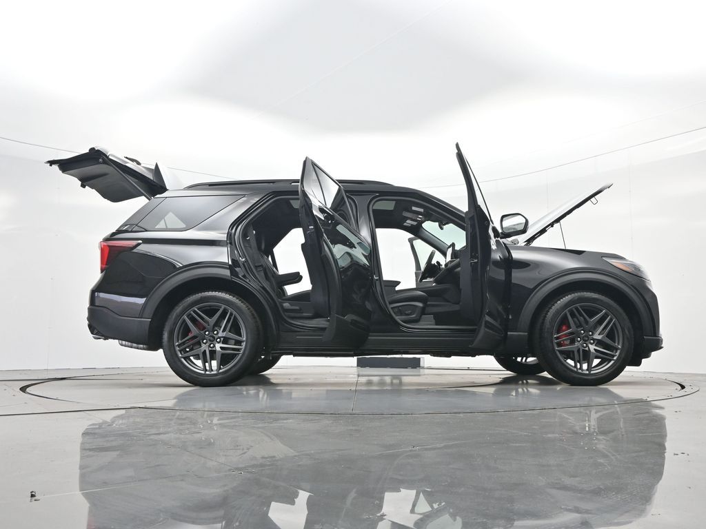 New 2026 Black Ford ST image 39