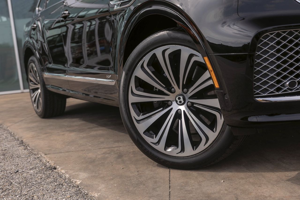 Used Car 2021 Bentley Bentayga  V8 For Sale Under $130,000 In Austin, Texas