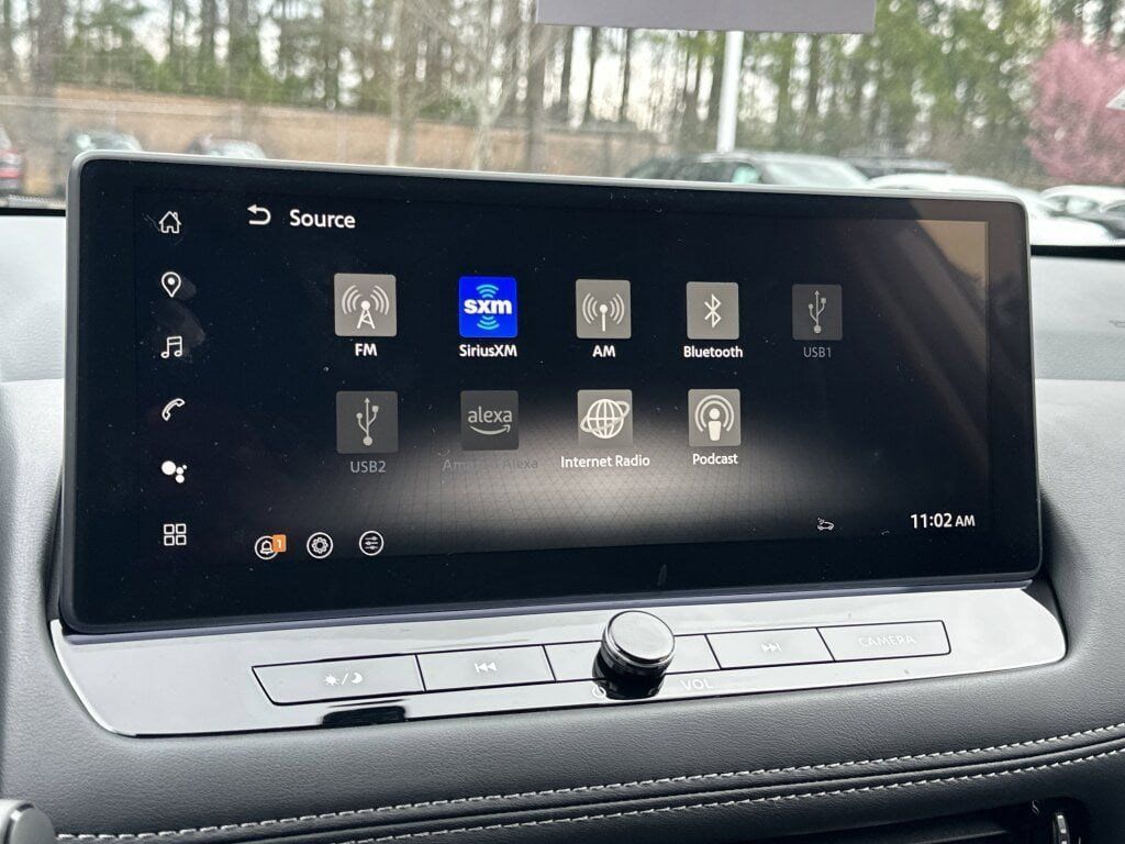 View vehicle photo 7