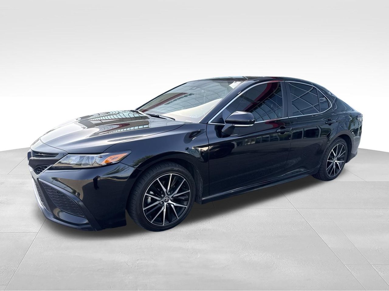 Midnight Black Metallic 2023 Toyota Camry Sedan Front-Wheel Drive 8-Speed Automatic